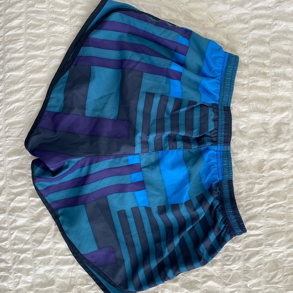 Nike - Women’s Running Shorts - Picture 2 of 2